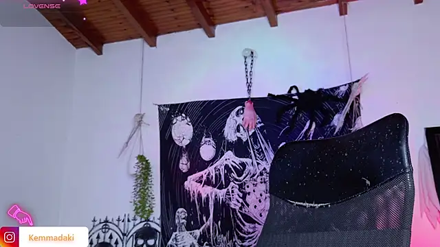 kemmadakii online show from 10/22/25, 08:30