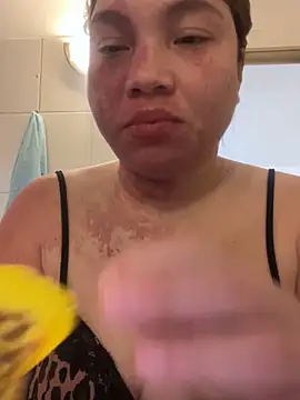 WhiteWomen online show from 10/31/25, 09:16