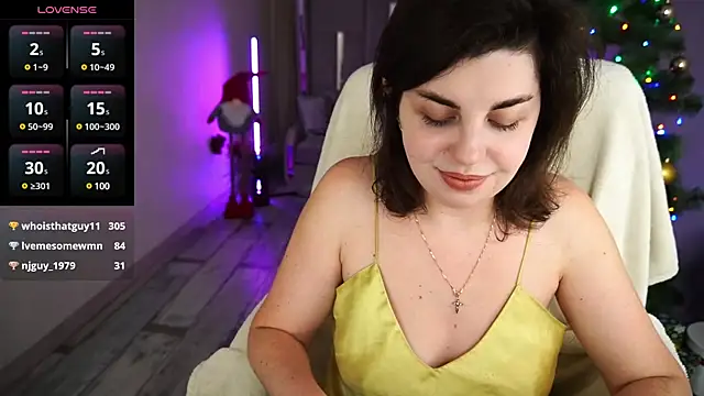 MirandaWong online show from 01/01/25, 05:43