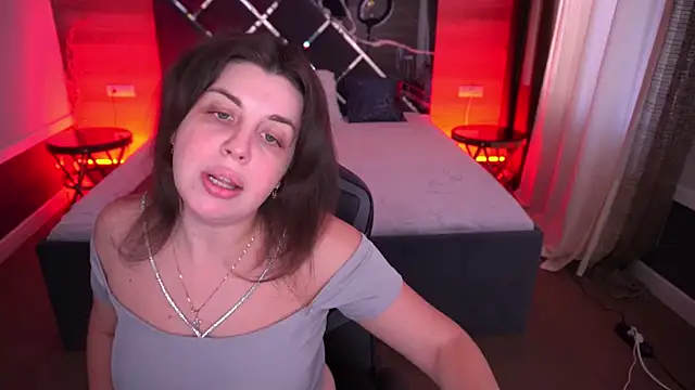 MirandaWong online show from 10/21/25, 05:52