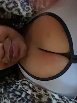 Snapshot of vic_pretynhaa chatting on 02/14/25, 01:18 vic pretynhaa online show from 02/14/25, 01:18