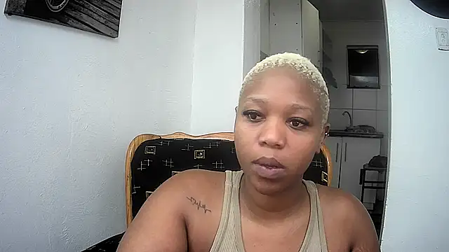 GoldenPussyXOXO online show from 02/24/26, 09:24