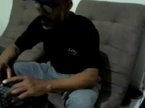 Snapshot of yourprivateproperty chatting on 12/20/24, 03:36 yourprivateproperty online show from 12/20/24, 03:36