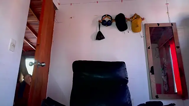 calioppe01 online show from 06/18/26, 01:15