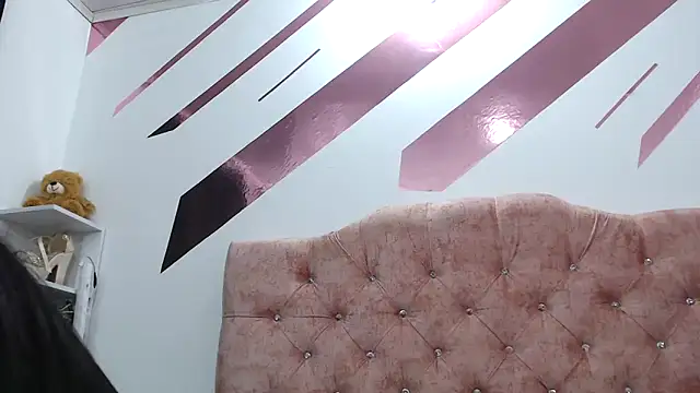 Kitten Hot  online show from 09/11/25, 11:16