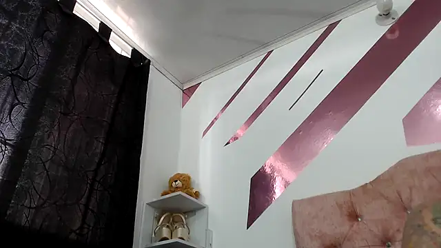 Kitten Hot  online show from 09/27/25, 03:06