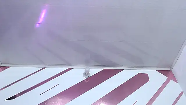 Kitten Hot  online show from 10/18/25, 07:20