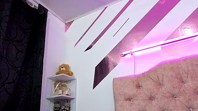 Kitten Hot  online show from 11/07/25, 01:49