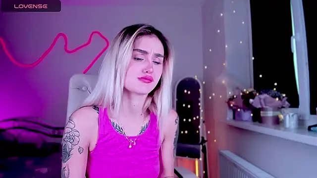 Snapshot of _Ravenaa chatting on 12/07/24, 12:56 Ravenaa online show from 12/07/24, 12:56