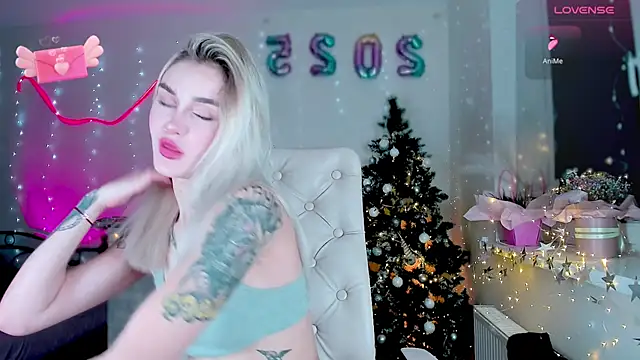 Snapshot of _Ravenaa chatting on 12/29/24, 05:01 Ravenaa online show from 12/29/24, 05:01