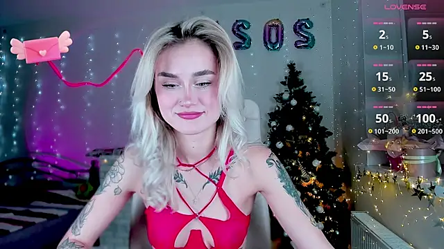 Snapshot of _Ravenaa chatting on 12/31/24, 04:04 Ravenaa online show from 12/31/24, 04:04