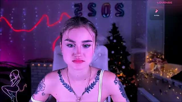 Snapshot of _Ravenaa chatting on 01/13/25, 01:17 Ravenaa online show from 01/13/25, 01:17