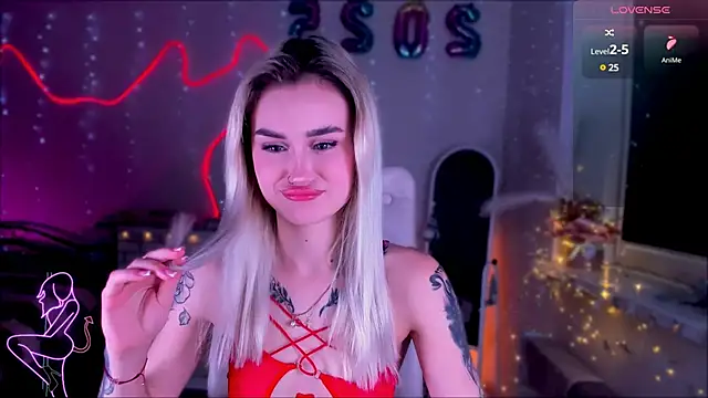 Snapshot of _Ravenaa chatting on 01/22/25, 09:24 Ravenaa online show from 01/22/25, 09:24