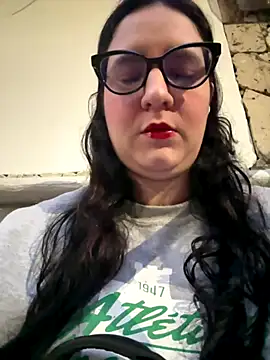 Soe Lara online show from 10/14/25, 10:38