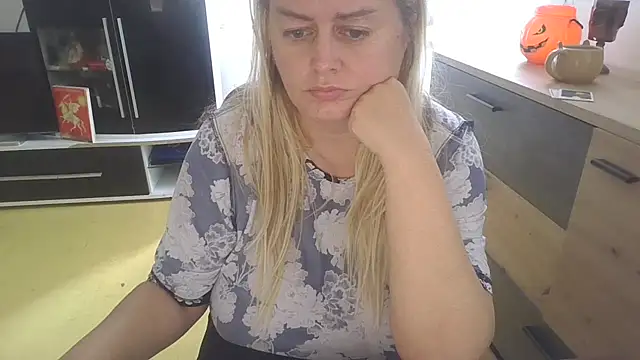 Meliss Official9 online show from 09/29/25, 08:30