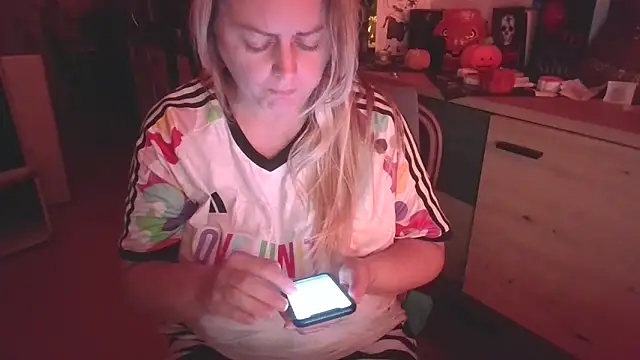 Meliss Official9 online show from 10/20/25, 08:20