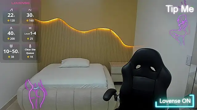 MAGNOLEROY online show from 04/11/26, 01:37