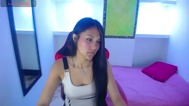 Snapshot of Catalehia_Milk chatting on 03/05/25, 08:10 Catalehia Milk online show from 03/05/25, 08:10