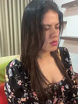 Alice Biel online show from 03/06/25, 12:43