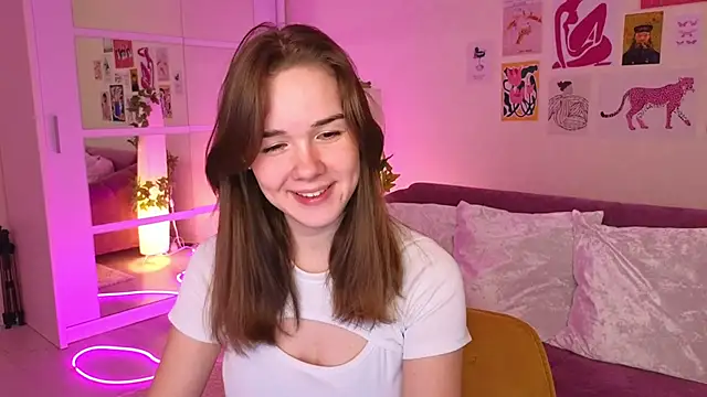 Snapshot of LindaRobertz chatting on 02/26/25, 07:16 LindaRobertz online show from 02/26/25, 07:16