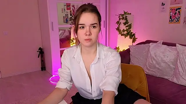 Snapshot of LindaRobertz chatting on 03/04/25, 09:07 LindaRobertz online show from 03/04/25, 09:07