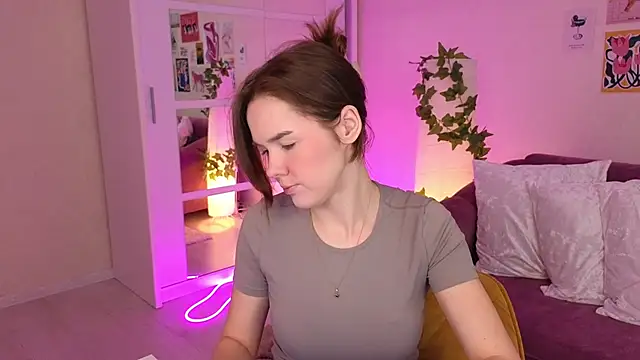 Snapshot of LindaRobertz chatting on 03/22/25, 06:11 LindaRobertz online show from 03/22/25, 06:11