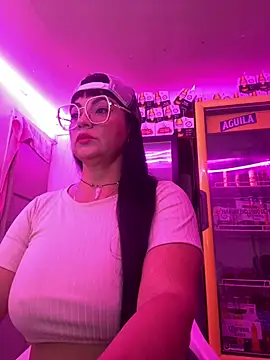 Hot beauty   online show from 02/19/26, 03:13