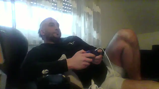 Snapshot of NewyorkDimi chatting on 12/29/24, 05:44 NewyorkDimi online show from 12/29/24, 05:44