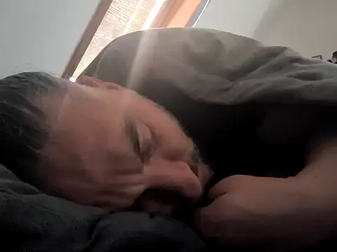 Snapshot of NewyorkDimi chatting on 01/01/25, 10:11 NewyorkDimi online show from 01/01/25, 10:11