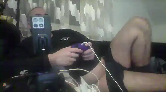 Snapshot of NewyorkDimi chatting on 01/04/25, 04:12 NewyorkDimi online show from 01/04/25, 04:12