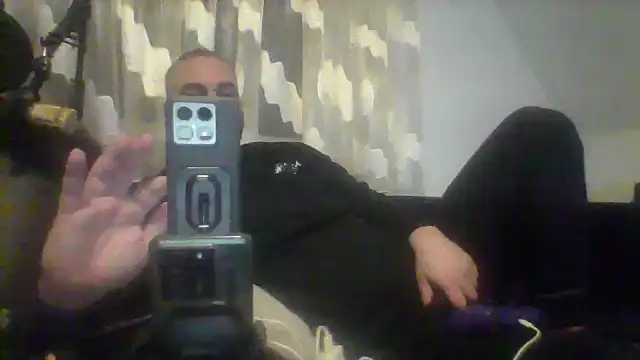 Snapshot of NewyorkDimi chatting on 01/05/25, 03:43 NewyorkDimi online show from 01/05/25, 03:43