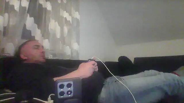 Snapshot of NewyorkDimi chatting on 02/05/25, 03:02 NewyorkDimi online show from 02/05/25, 03:02