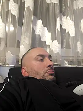 Snapshot of NewyorkDimi chatting on 10/16/25, 12:22 NewyorkDimi online show from 10/16/25, 12:22