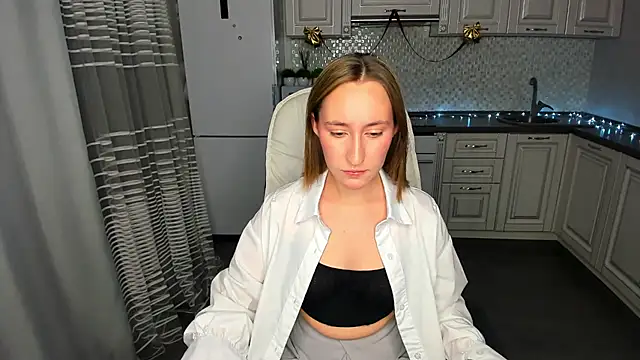 Snapshot of MelodyOfLovee chatting on 12/25/24, 05:16 MelodyOfLovee online show from 12/25/24, 05:16