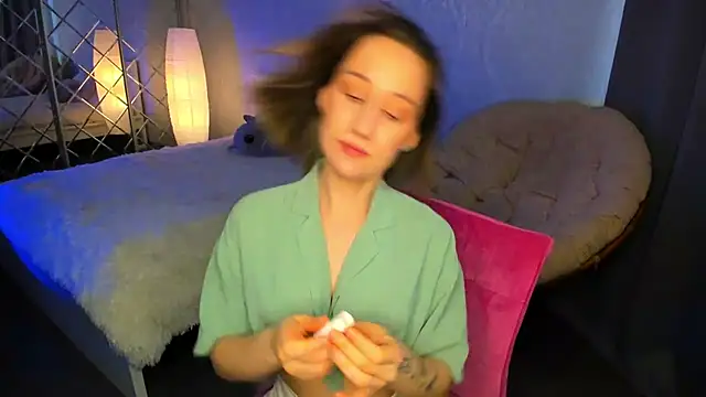 Snapshot of MelodyOfLovee chatting on 03/05/25, 06:12 MelodyOfLovee online show from 03/05/25, 06:12