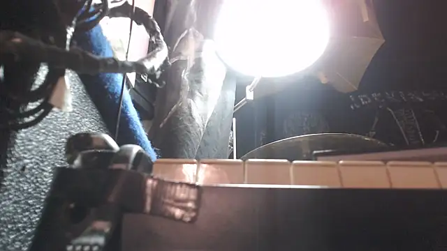 Snapshot of DREAMZ420 chatting on 11/01/25, 06:37 DREAMZ420 online show from 11/01/25, 06:37