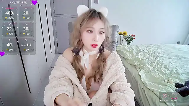 Snapshot of Xiaoyu-G chatting on 03/23/25, 08:26 Xiaoyu-G online show from 03/23/25, 08:26