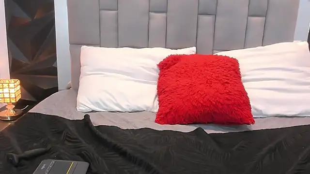 valentinasu1 online show from 03/18/25, 04:26