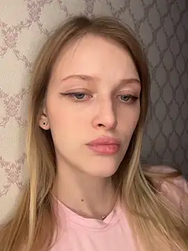 Evvie Summn1 online show from 04/07/26, 04:18