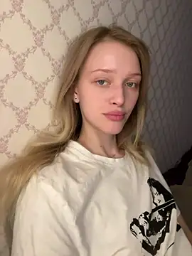 Evvie Summn1 online show from 04/23/26, 10:03