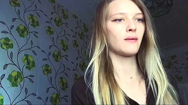 Evvie Summn1 online show from 06/12/26, 06:23