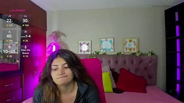 Lia Keen online show from 10/25/25, 07:52