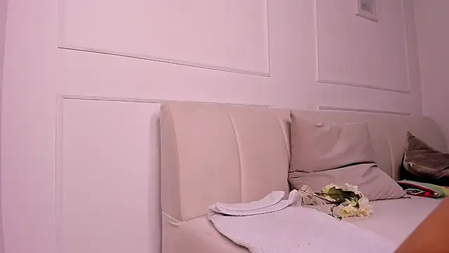 april higgins online show from 02/01/25, 02:34