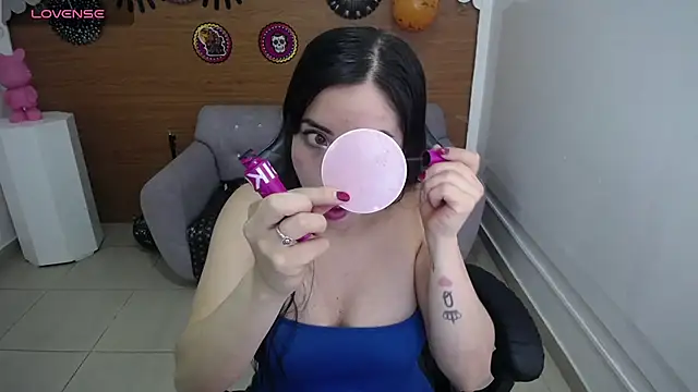 Chinatsu t online show from 10/17/25, 12:41