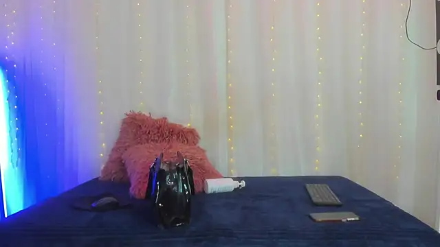 Itsme Daniela online show from 12/14/24, 02:53