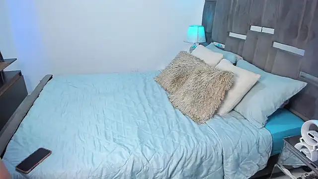 Alexawhiittee online show from 01/04/25, 04:33