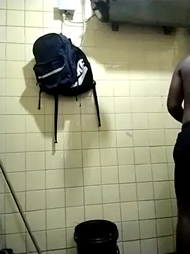 Polygamist online show from 12/04/25, 04:33