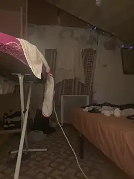 Snapshot of Yasmine47 chatting on 09/30/25, 03:33 Yasmine47 online show from 09/30/25, 03:33