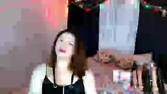 Snapshot of smithdara chatting on 12/14/25, 08:35 smithdara online show from 12/14/25, 08:35