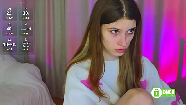 Hello Vivienne online show from 03/13/25, 04:12